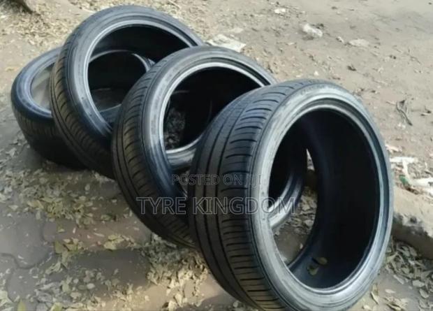 245/40r19 Slightly Used Tyres - thumbnail 3