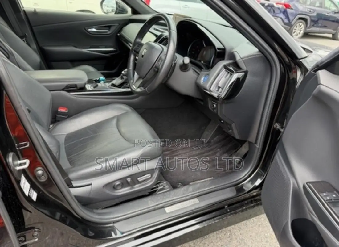 Toyota Crown 2018 Black