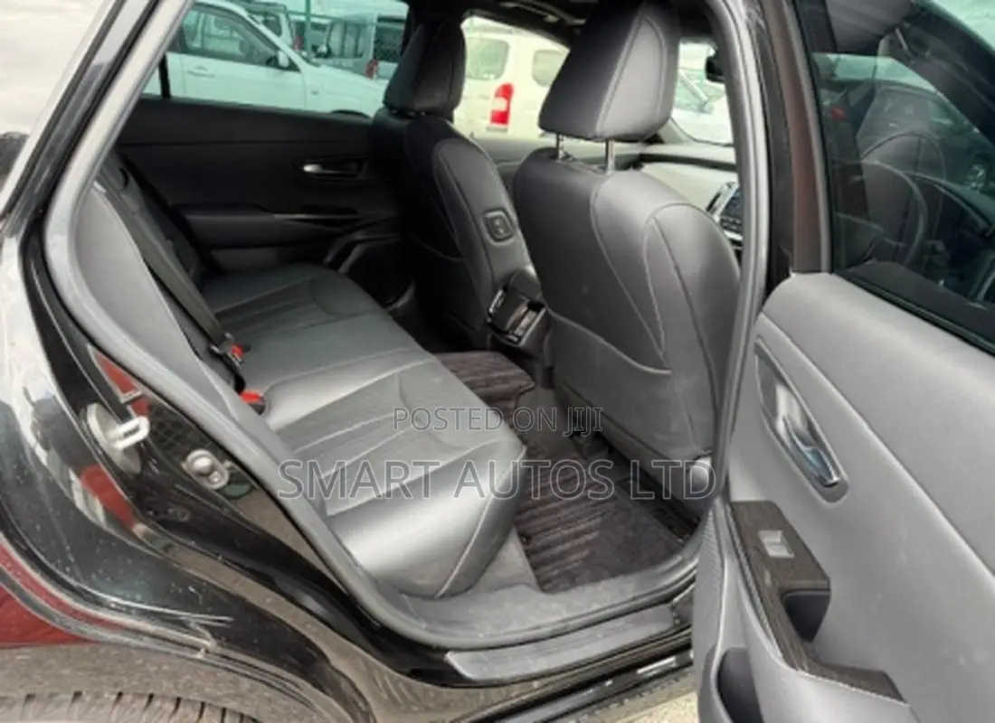 Toyota Crown 2018 Black