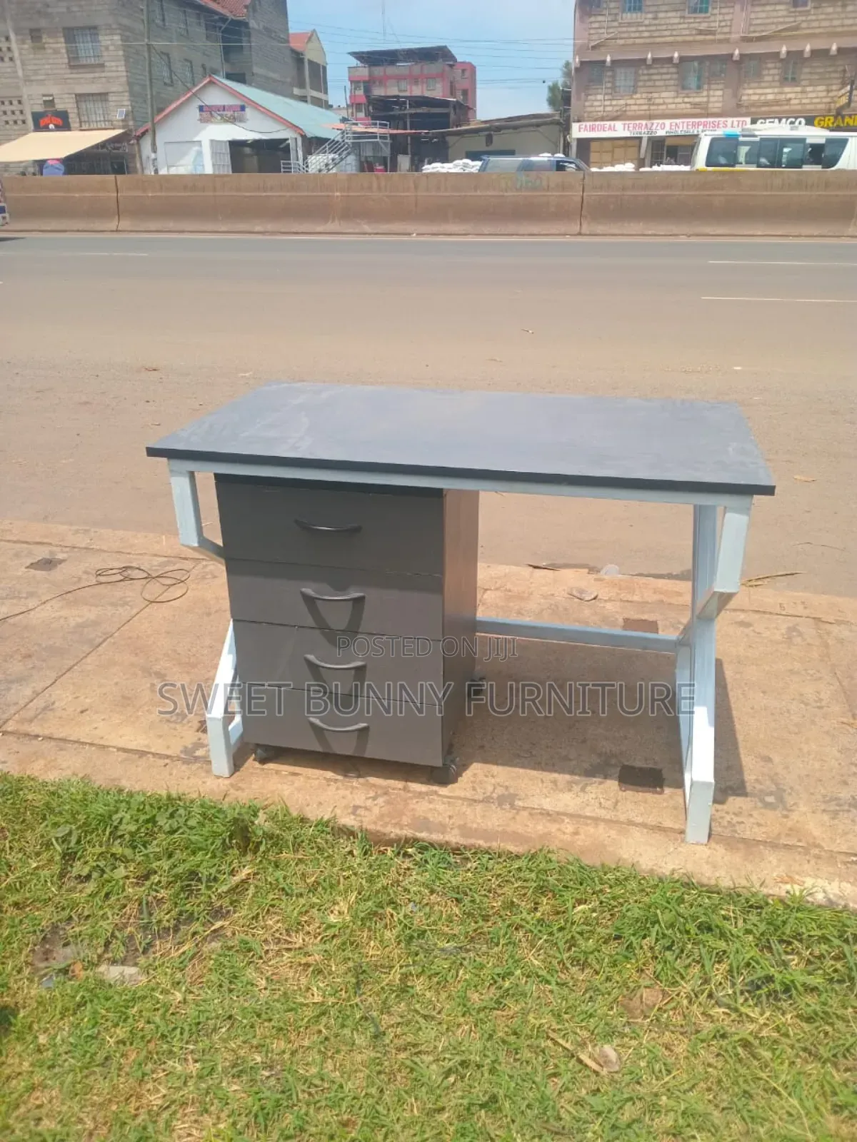 Ergonomic Study Desk