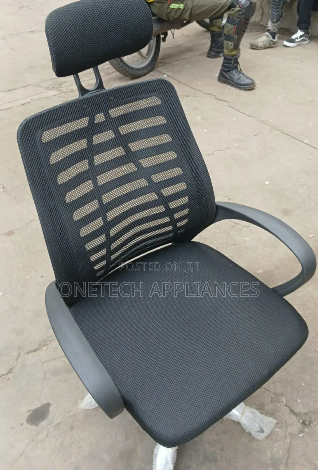 Ergonomic Mesh Office Chair With Headrest