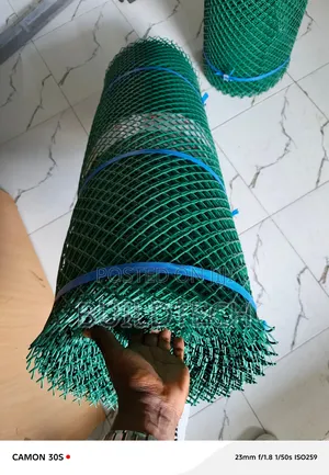Heavy Duty Plastic Chicken Mesh Roll 1m X 25m – Long Lasting
