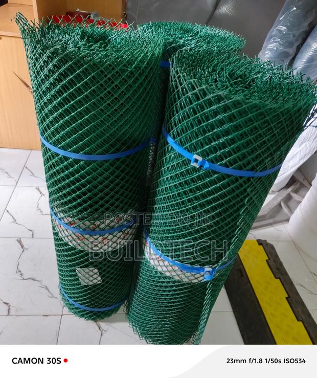 Heavy Duty Plastic Chicken Mesh Roll 1m X 25m – Long Lasting - thumbnail 2