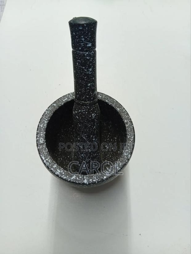 Ceramic Motor and Pestle