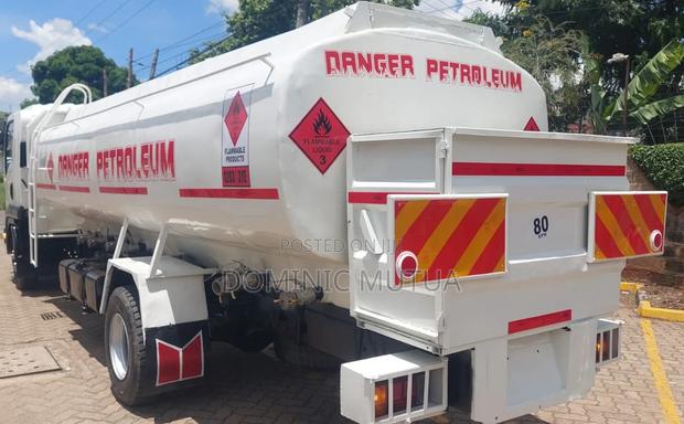 Isuzu Frr90 Tanker - thumbnail 4