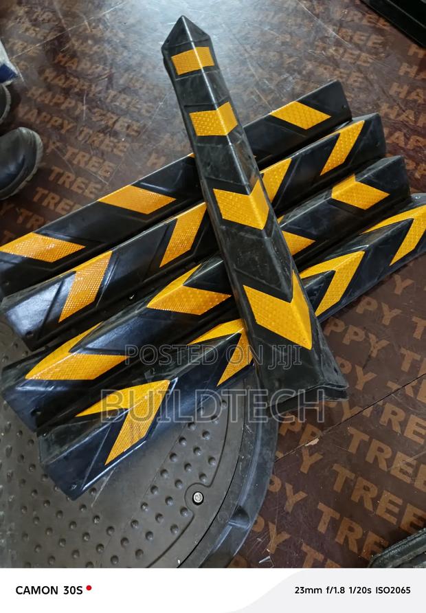 Parking Corner Rubber Guard - thumbnail 2