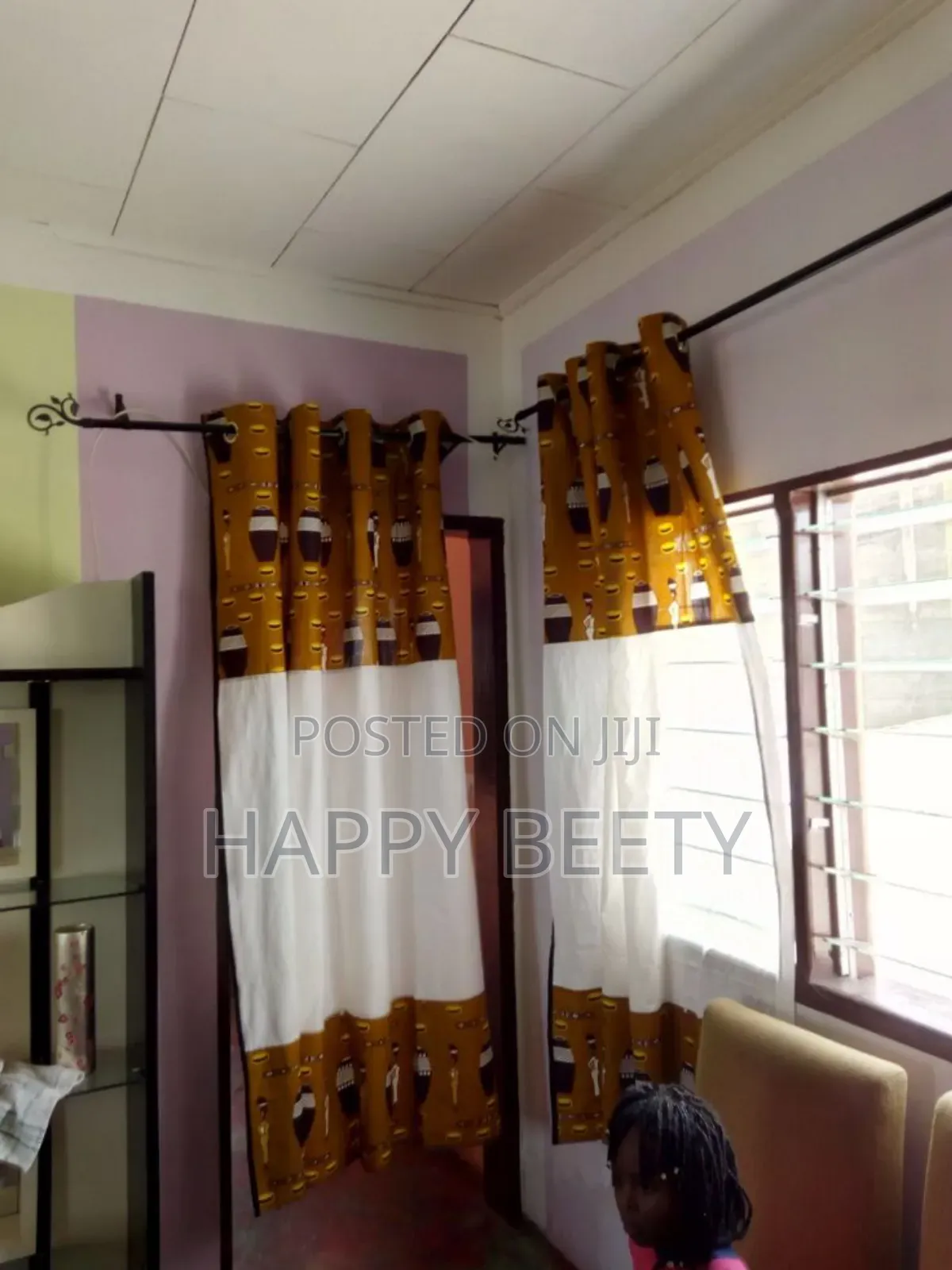 Perfect Curtain for Your Kitchen Space