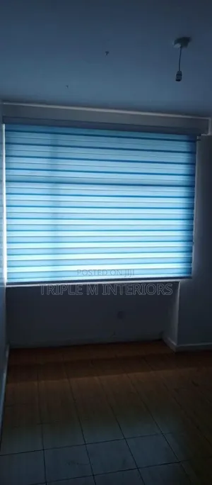 Light Control Clean and High Quality Roller Blinds