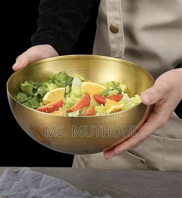 3-Liter Multipurpose Bowl With Engraved Measuring Marks.