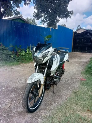 TVS Apache 180 RTR 2022 White