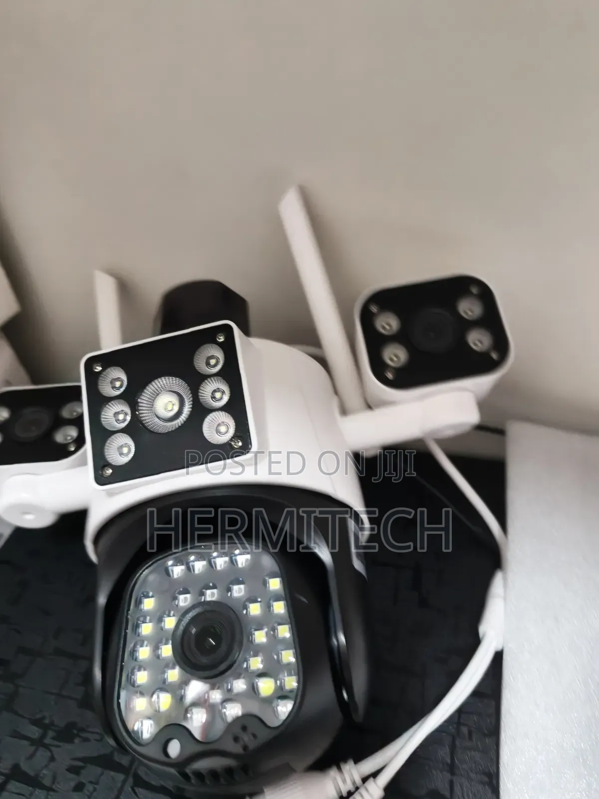 Triple Lens 4g Electric Ethernet Cable Multi-Angle Coverage