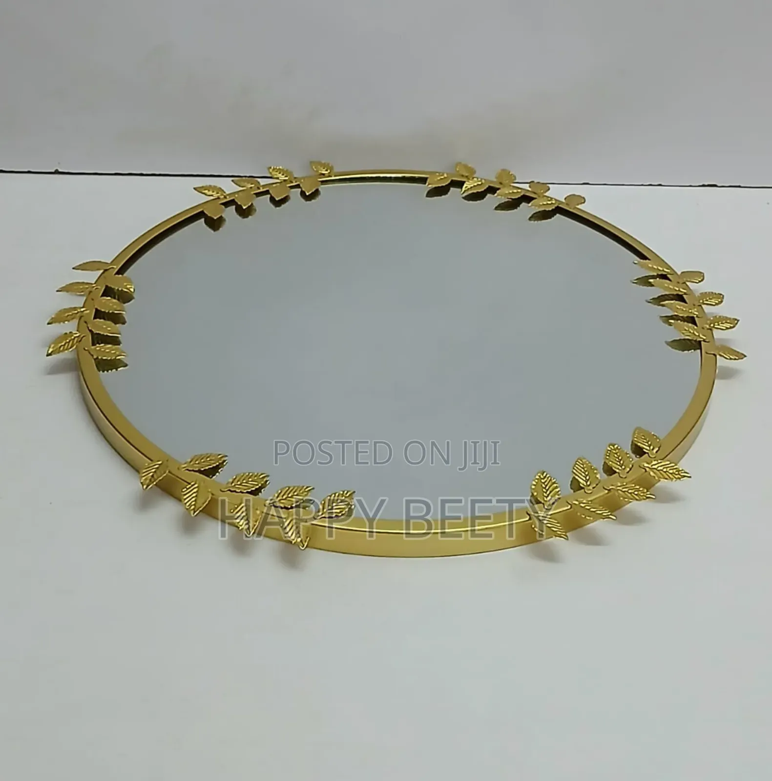 *Decorative Round Shaped Mirror