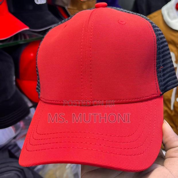 Plain Breathable Adjustable Snapback Closure Trucker Hat 