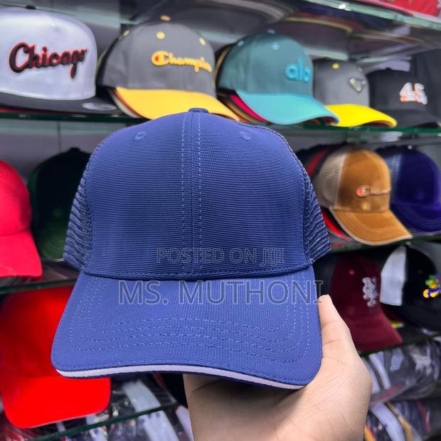 Plain Breathable Adjustable Snapback Closure Trucker Hat  - thumbnail 4