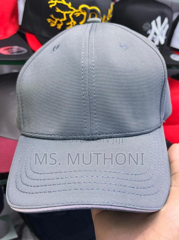 Plain Breathable Adjustable Snapback Closure Trucker Hat  - thumbnail 7