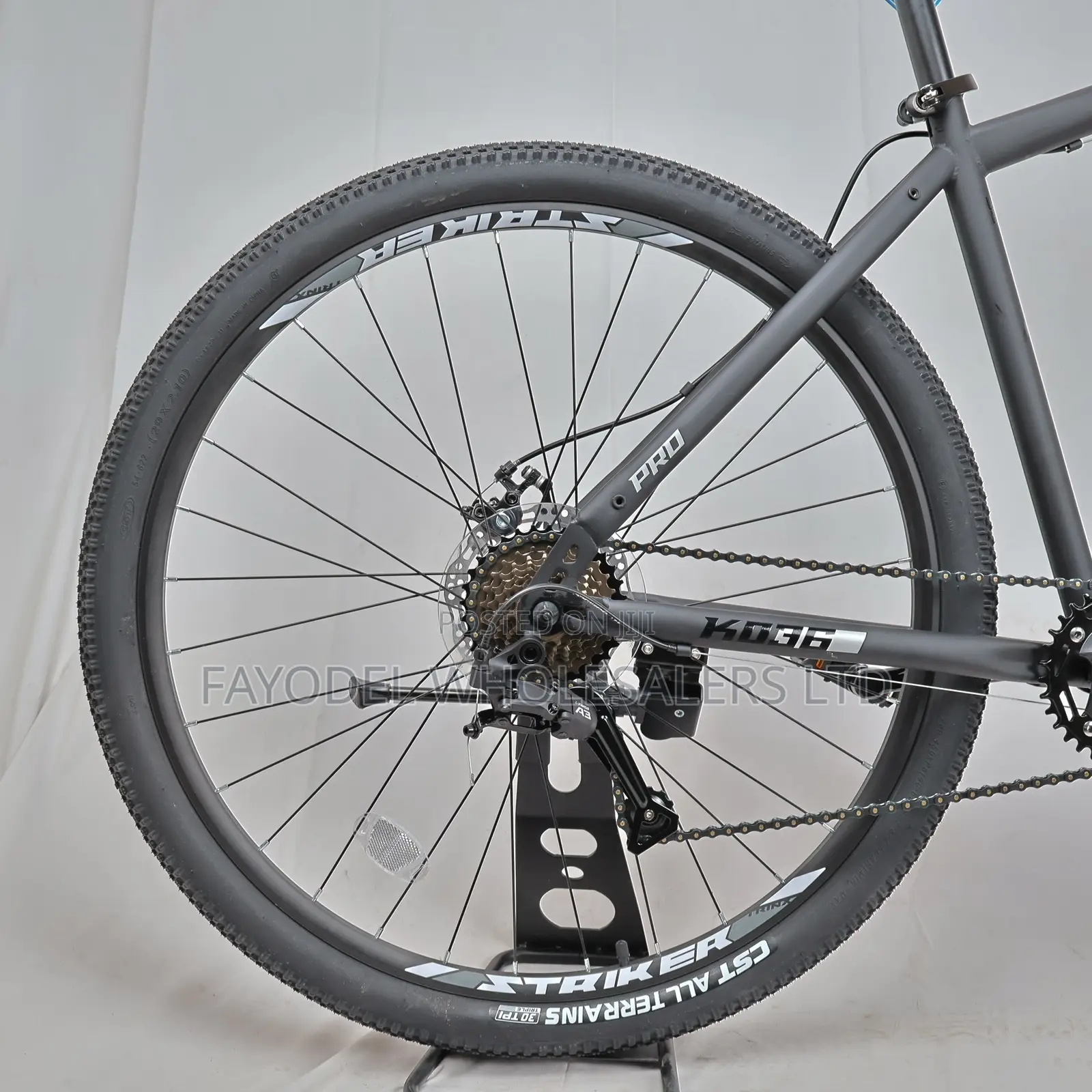 Trinx Striker Pro 29′′ Mountain Bike for Adults