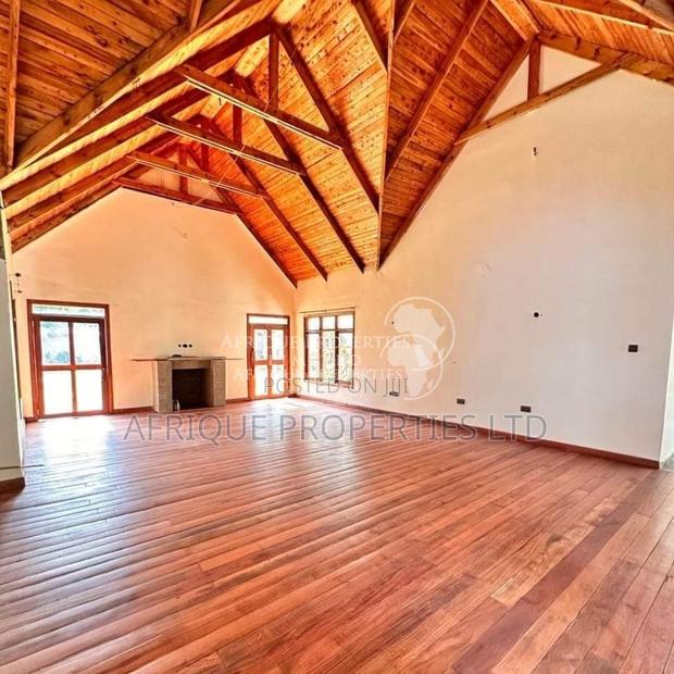 7bdrm Mansion in Ridgeways for sale - thumbnail 8