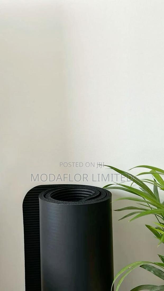 Ribbed Rubber Mat for Walkways, Offices and Entrance Areas