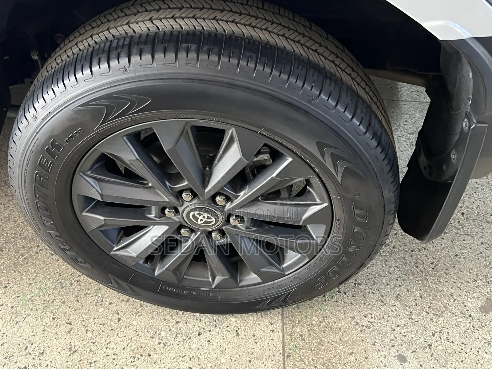 Toyota Land Cruiser Prado 2024 White