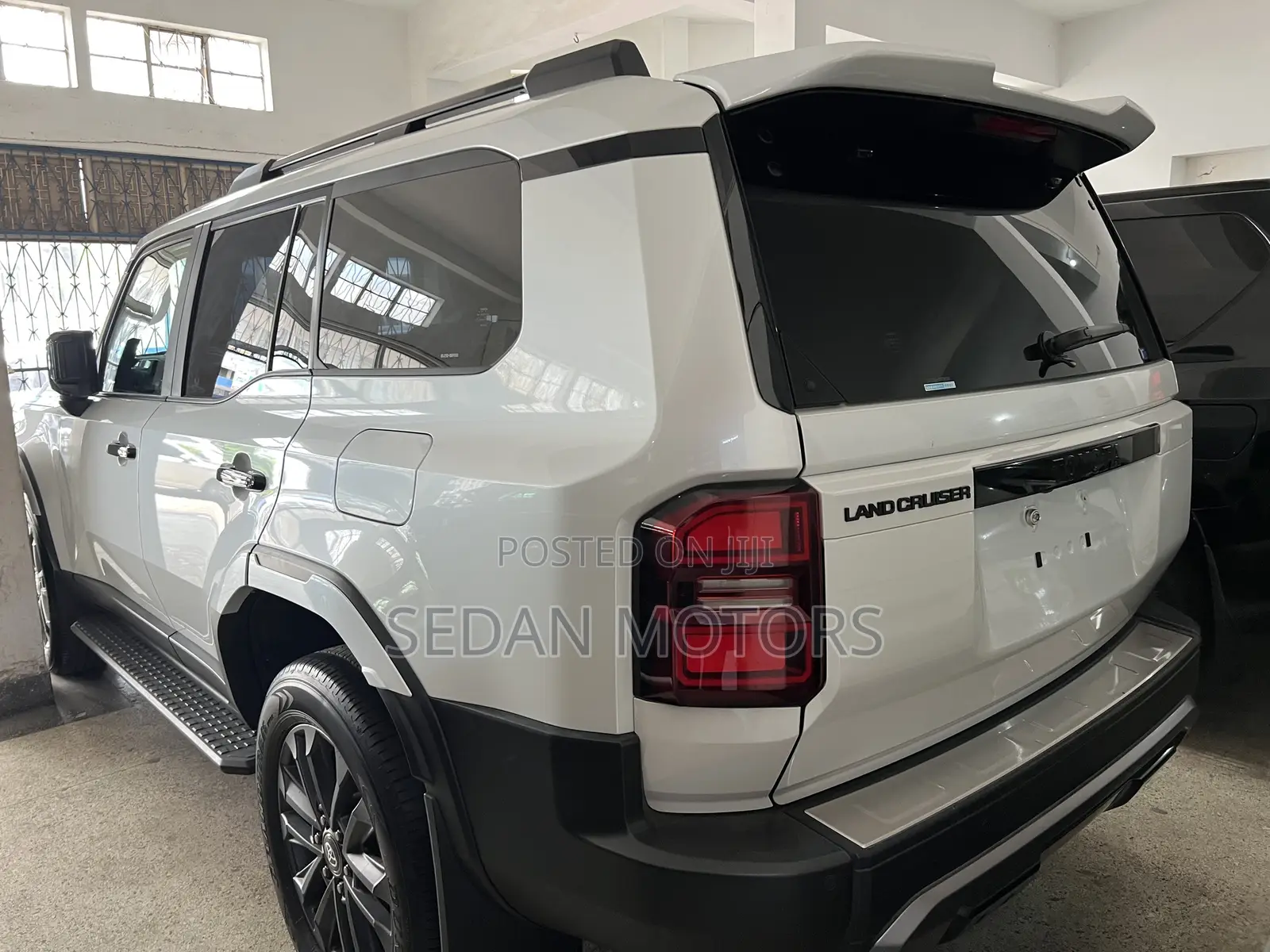Toyota Land Cruiser Prado 2024 White