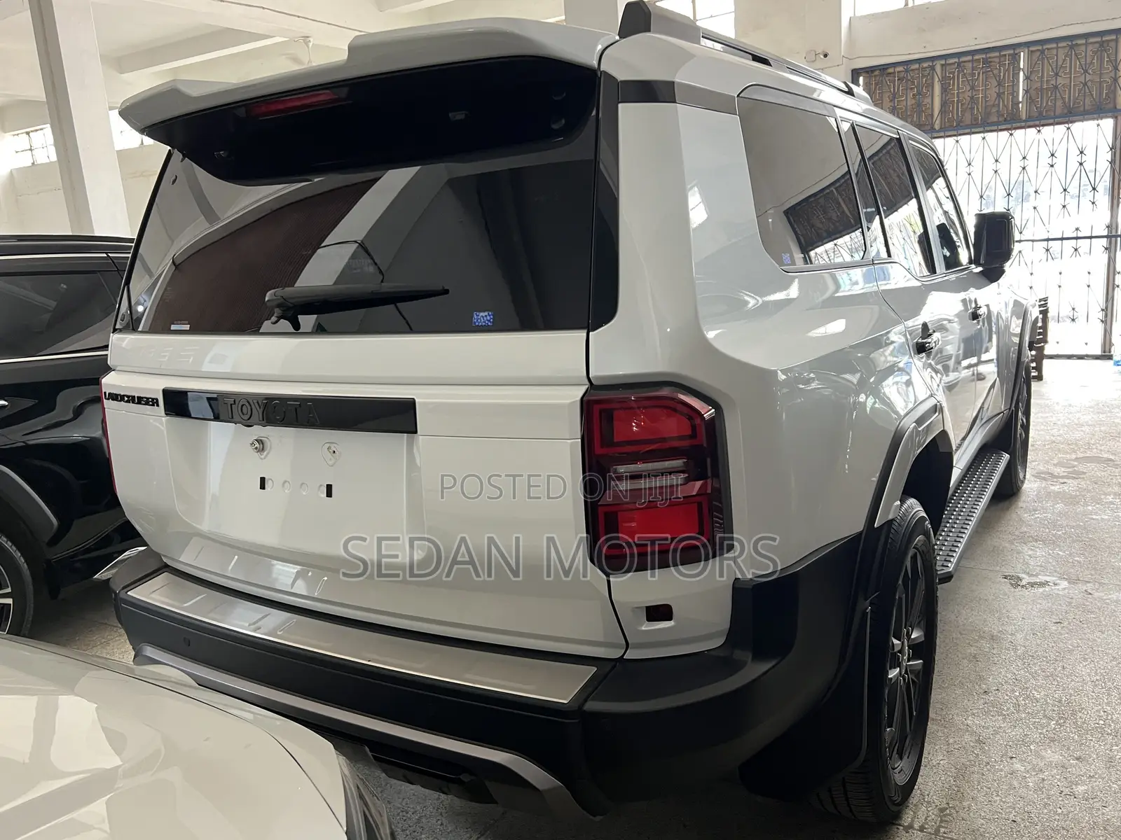 Toyota Land Cruiser Prado 2024 White