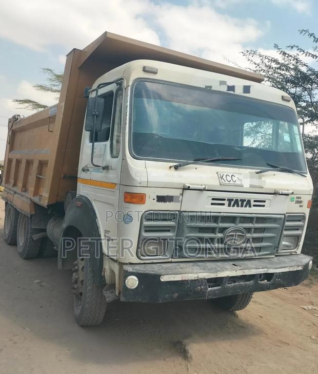 Tata Tipper - thumbnail 2