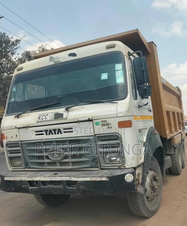 Tata Tipper - thumbnail 4