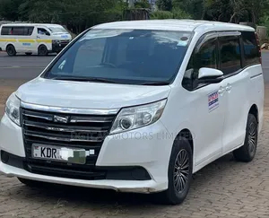Toyota Noah 2017 White