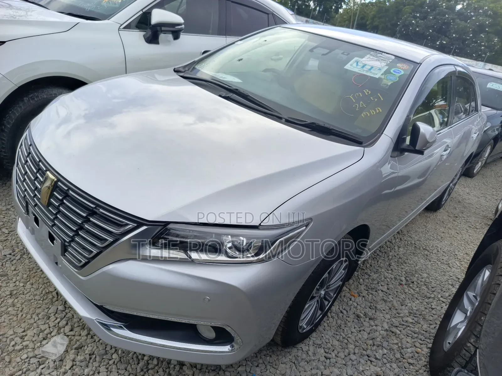 Toyota Premio 2019 Silver
