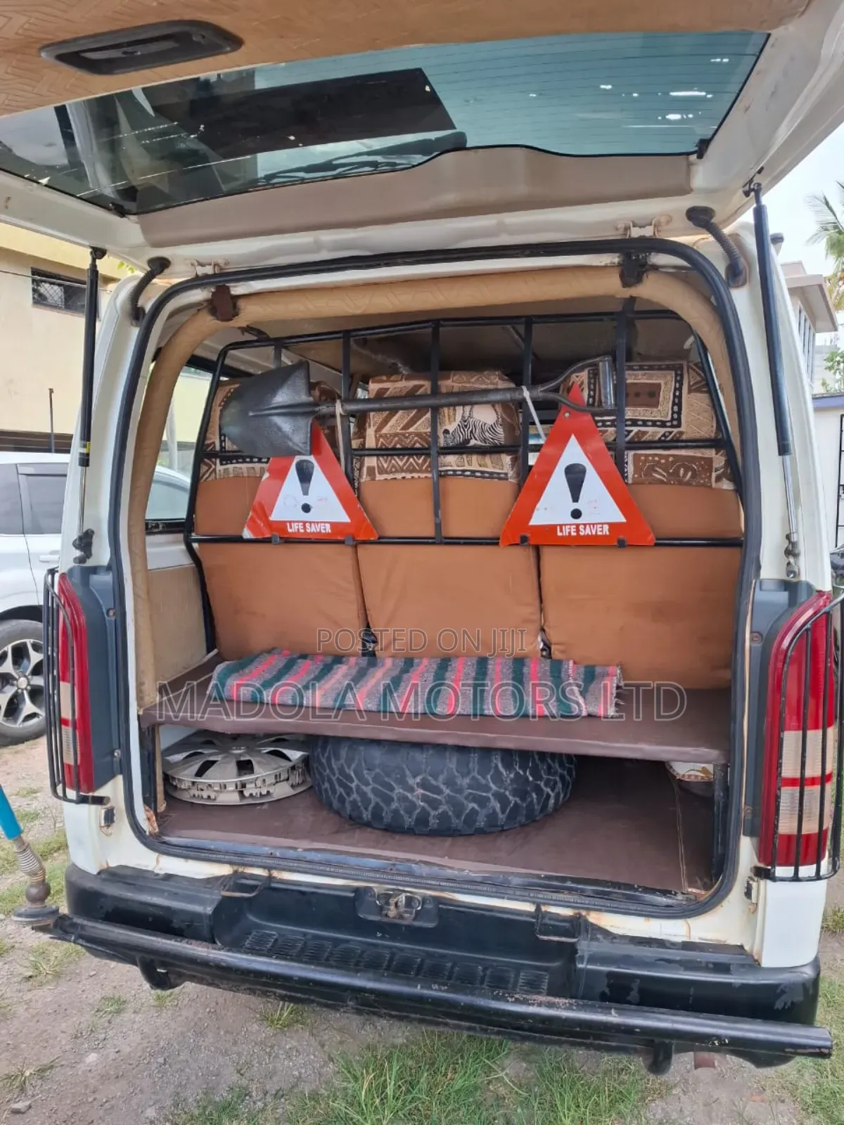Toyota HiAce 2012 White