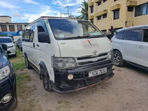 Toyota HiAce 2012 White