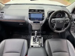 Toyota Land Cruiser Prado 2019 Off white