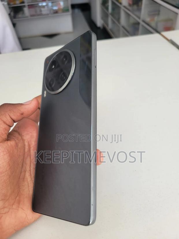 Tecno Camon 30 256 GB Gray - thumbnail 2