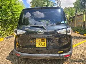 Toyota Sienta 2017 Matt Black