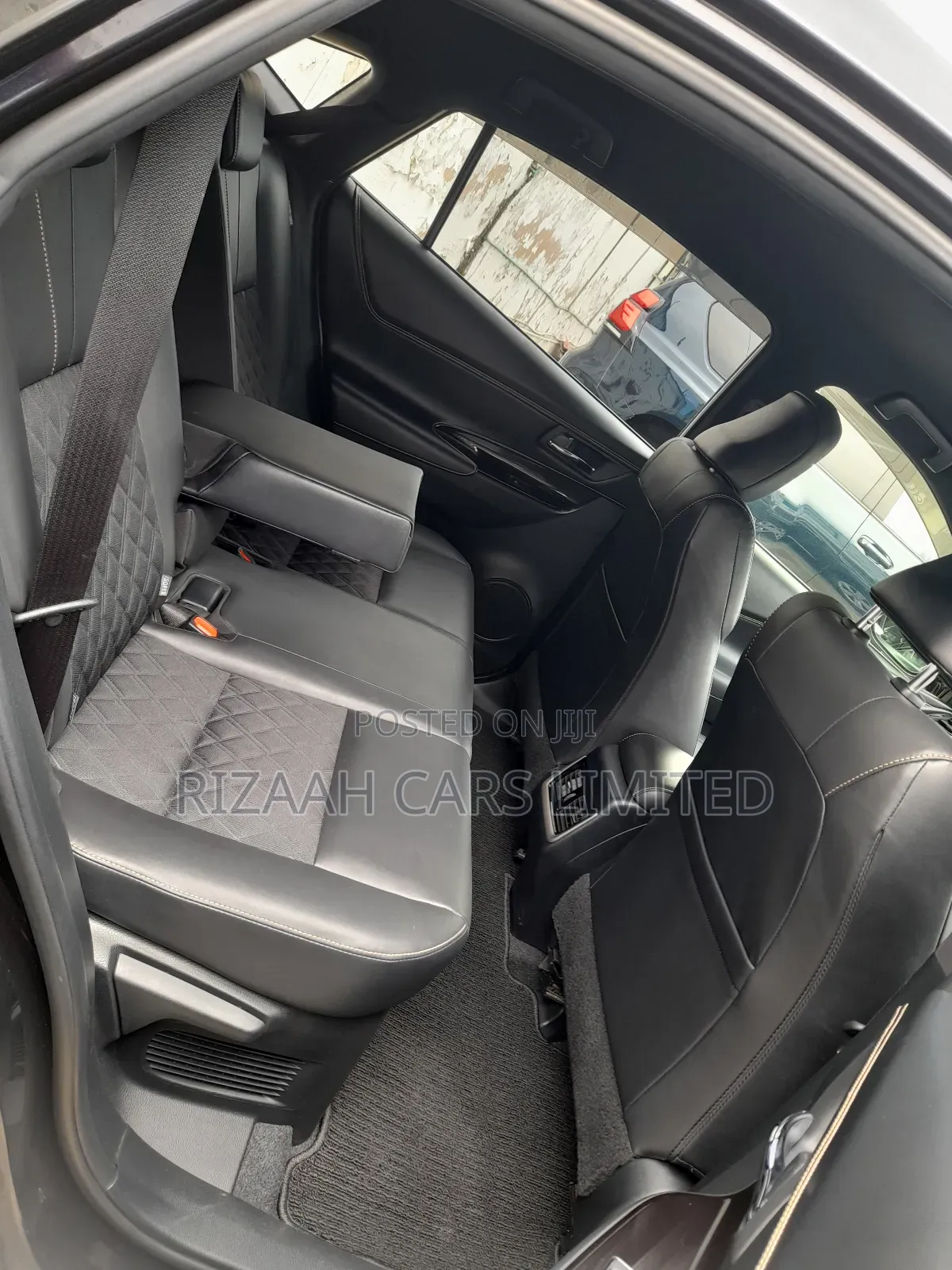 Toyota Harrier 2.0 2018 Purple