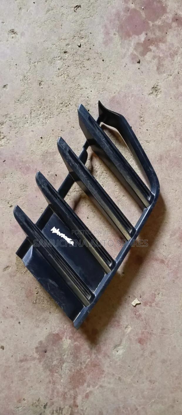 Lower Grill Prado 150 - main view