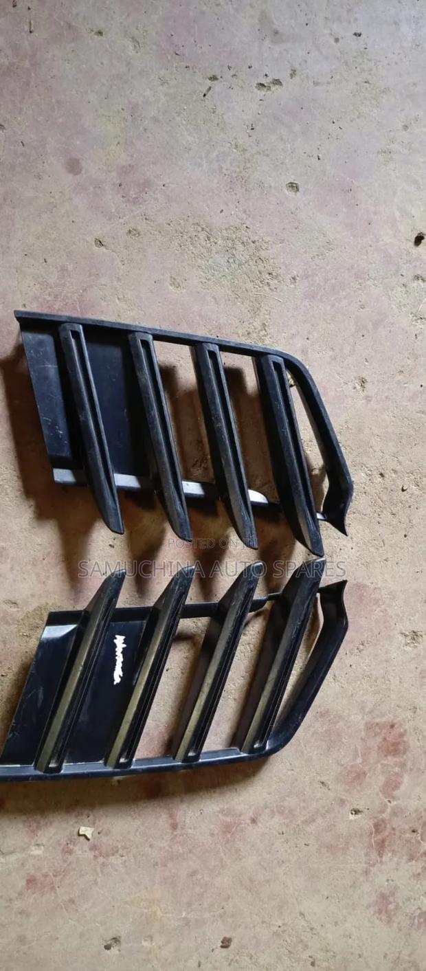Lower Grill Prado 150 - thumbnail 2