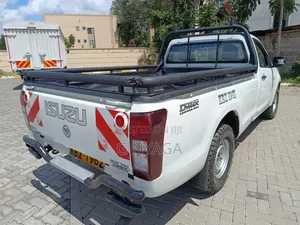 Isuzu D-MAX 2015 White