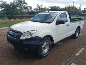 Isuzu D-MAX 2012 White