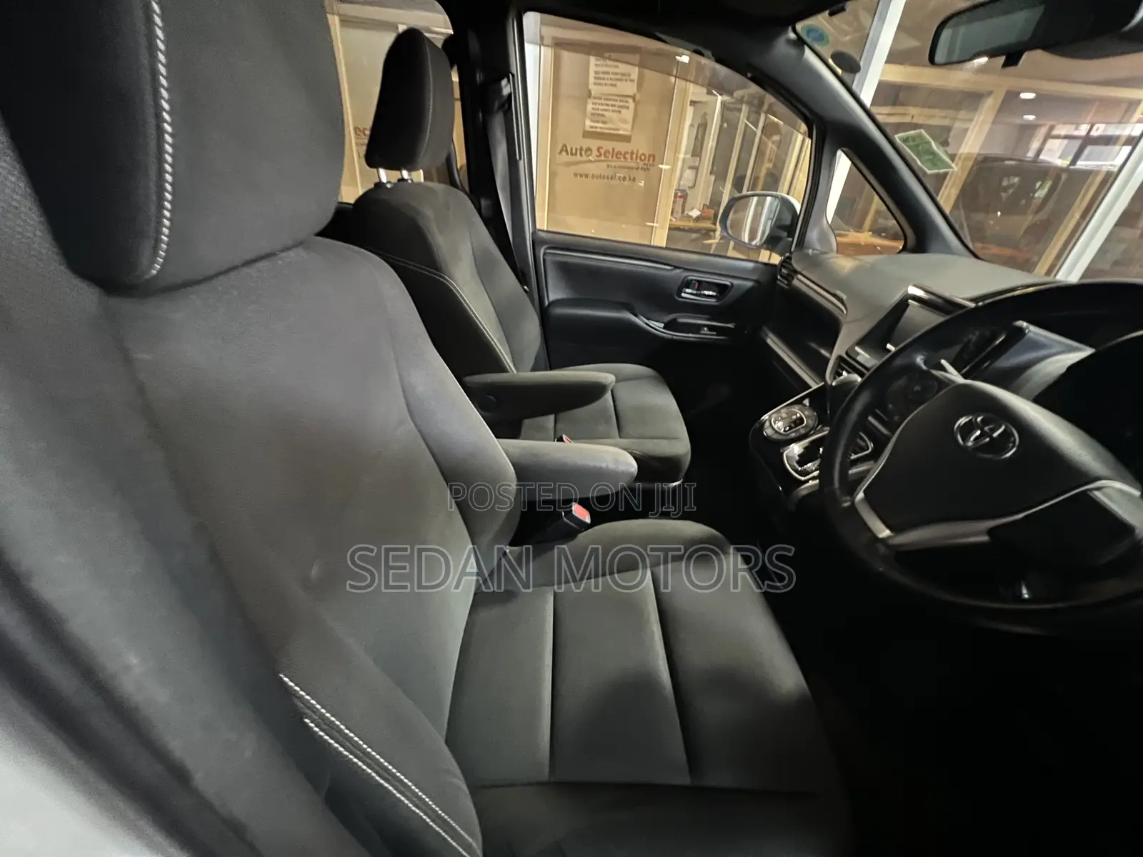 Toyota Esquire 2019 White
