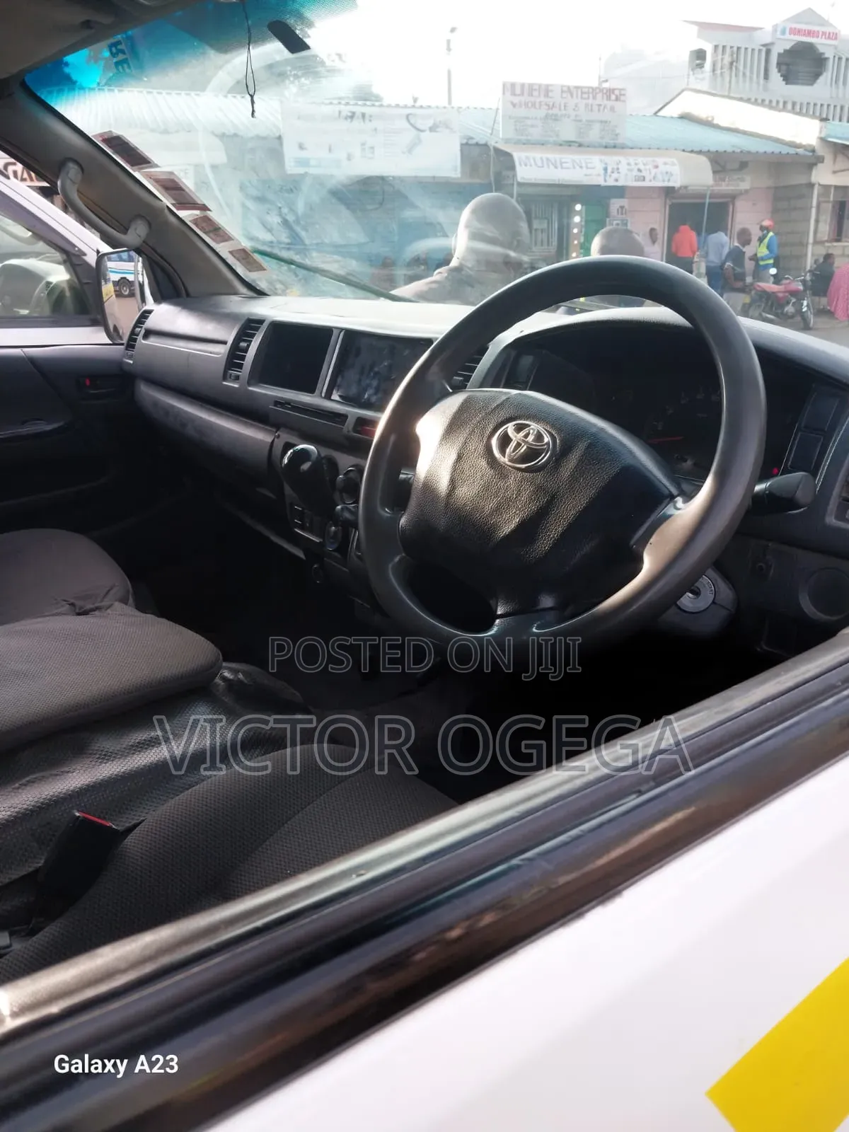 Toyota HiAce 2022 White