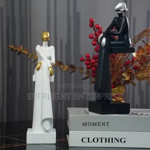 Art Resin Women Sitting Sculpture for Home and Office Decoration