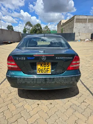 Mercedes-Benz C200 2005 Green