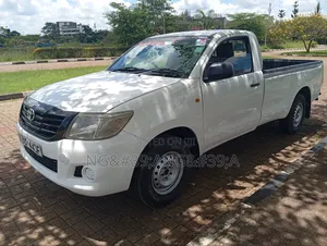 Toyota Hilux 2011 White