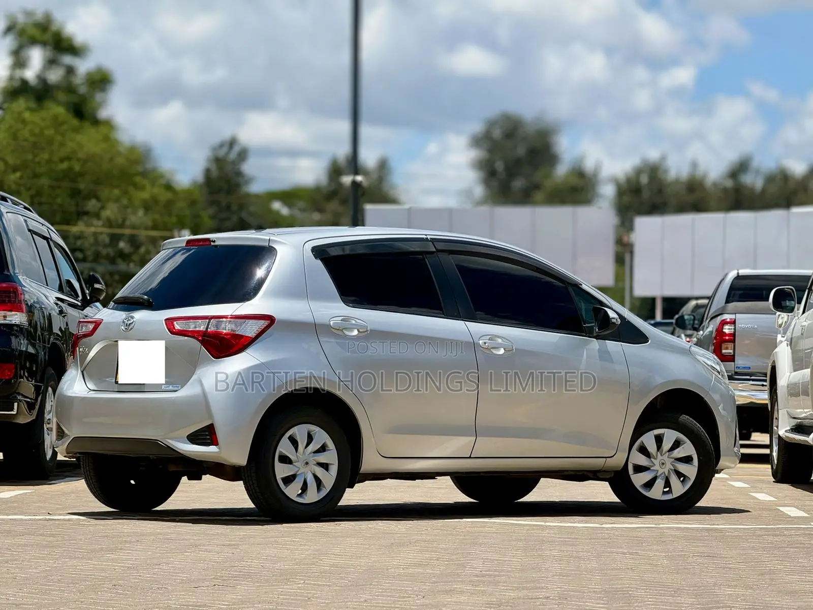 Toyota Vitz 1.3 FWD 5dr 2016 Silver