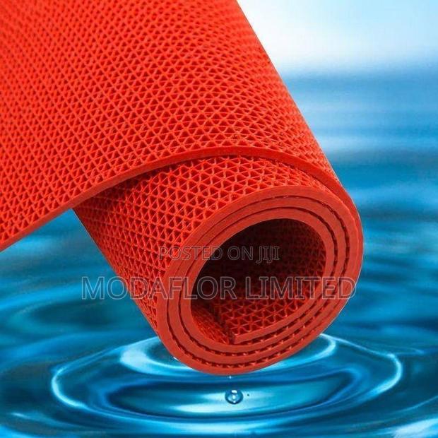 Anti Slip S Mat for Wet Bathroom Floors and Slippery Areas Use