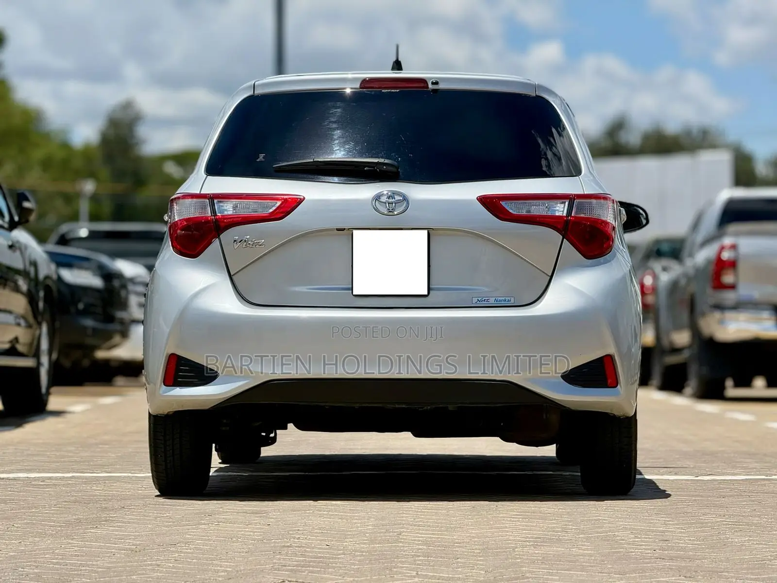 Toyota Vitz 1.3 FWD 5dr 2016 Silver