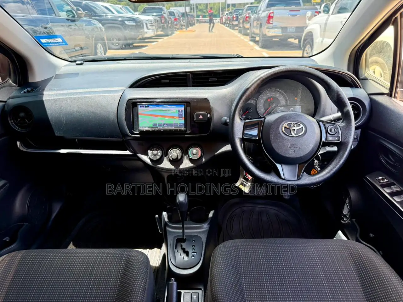 Toyota Vitz 1.3 FWD 5dr 2016 Silver