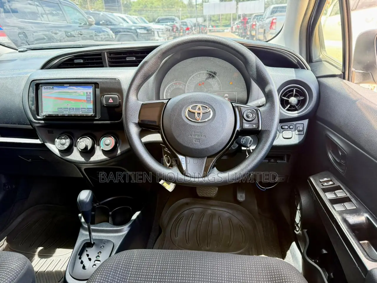 Toyota Vitz 1.3 FWD 5dr 2016 Silver