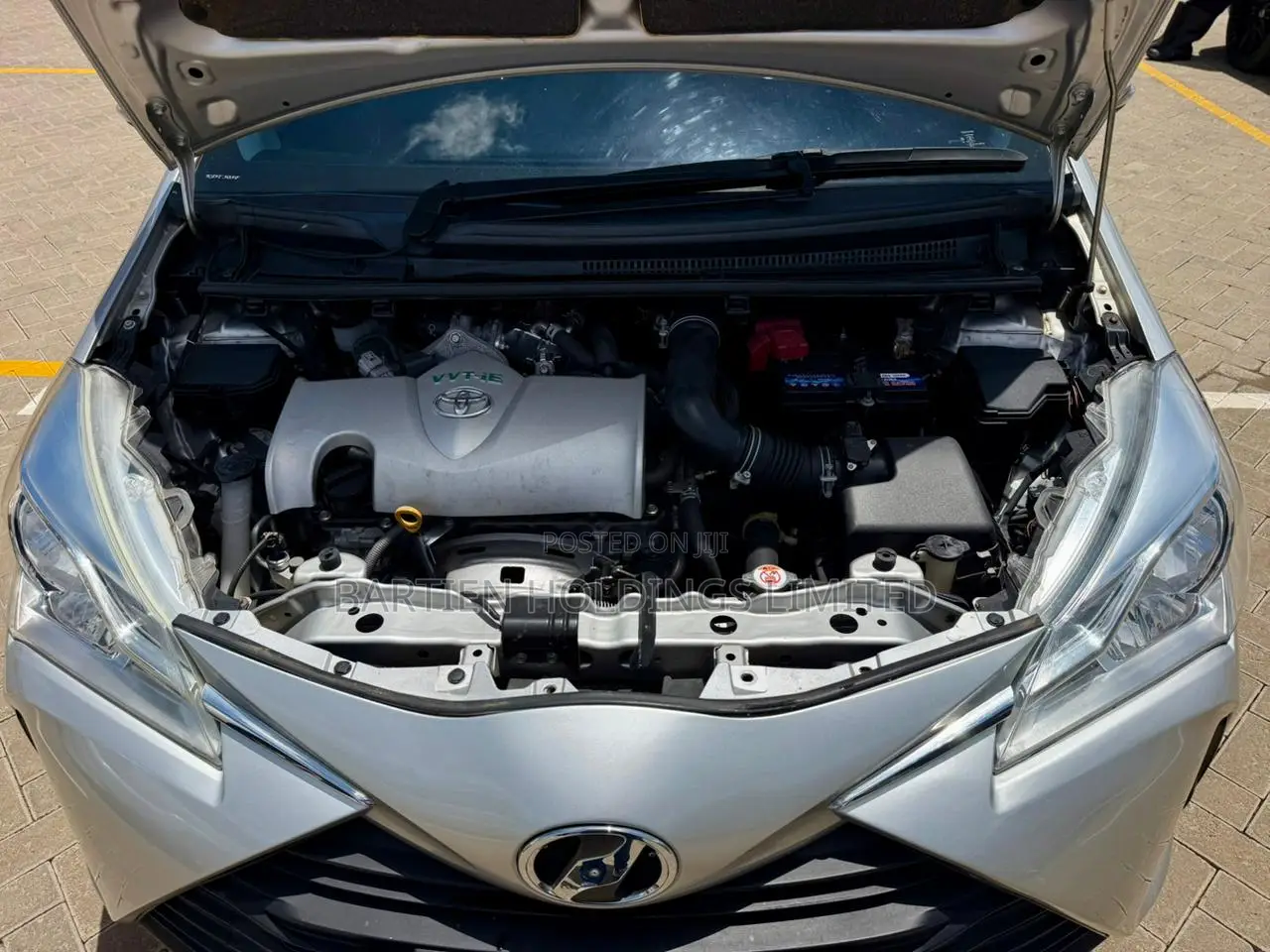 Toyota Vitz 1.3 FWD 5dr 2016 Silver